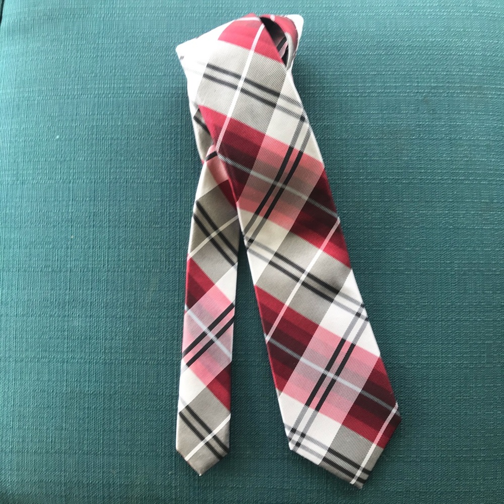 🌻Men’s express tie red black and white plaid